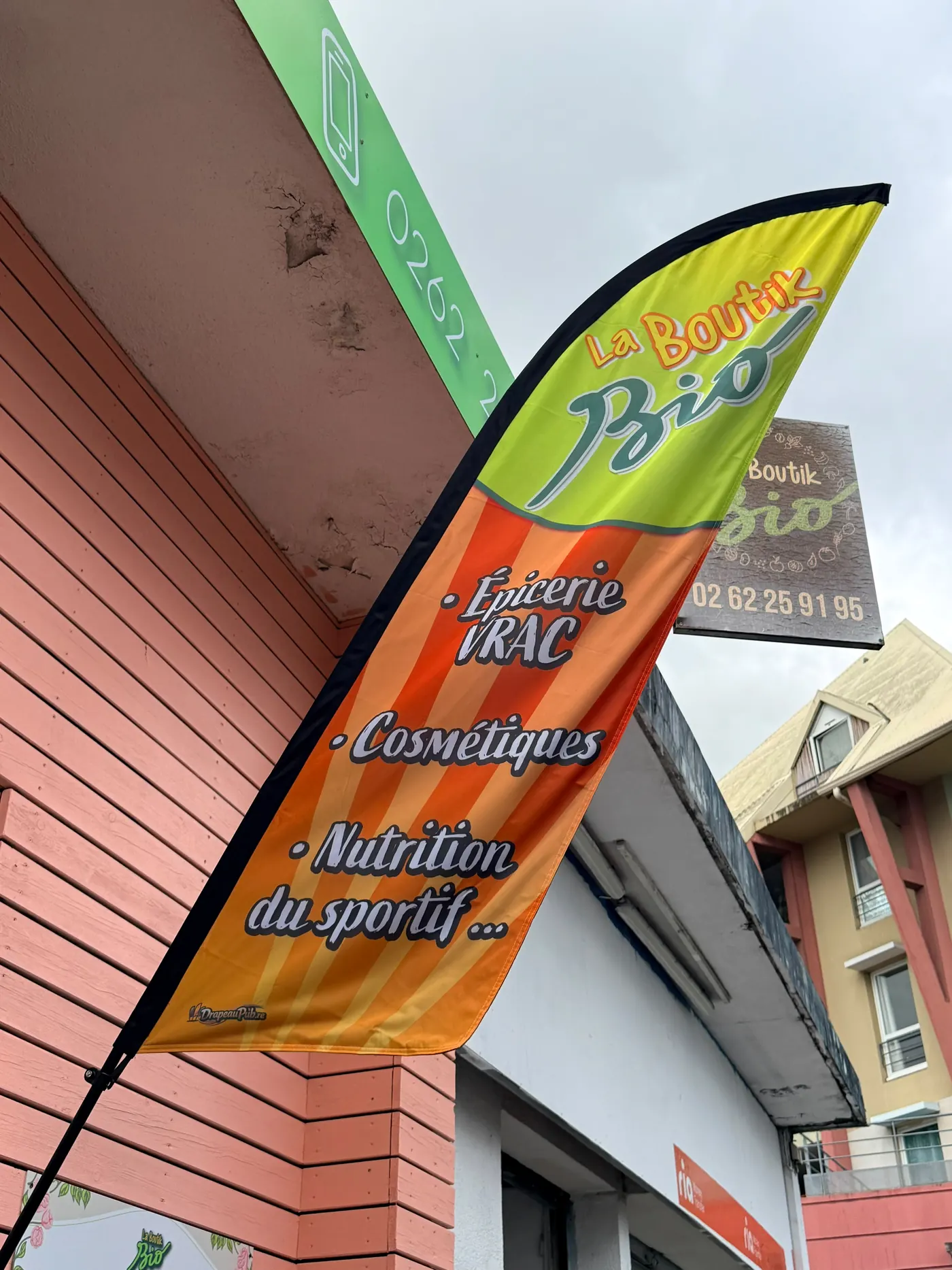 Drapeau publicitaire installé : Épicerie bio